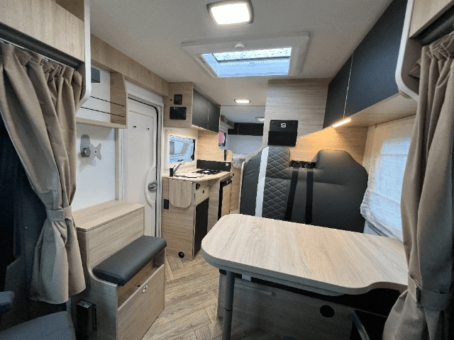 EXPLORER CC3 – Blacksheep Van (photo 3)