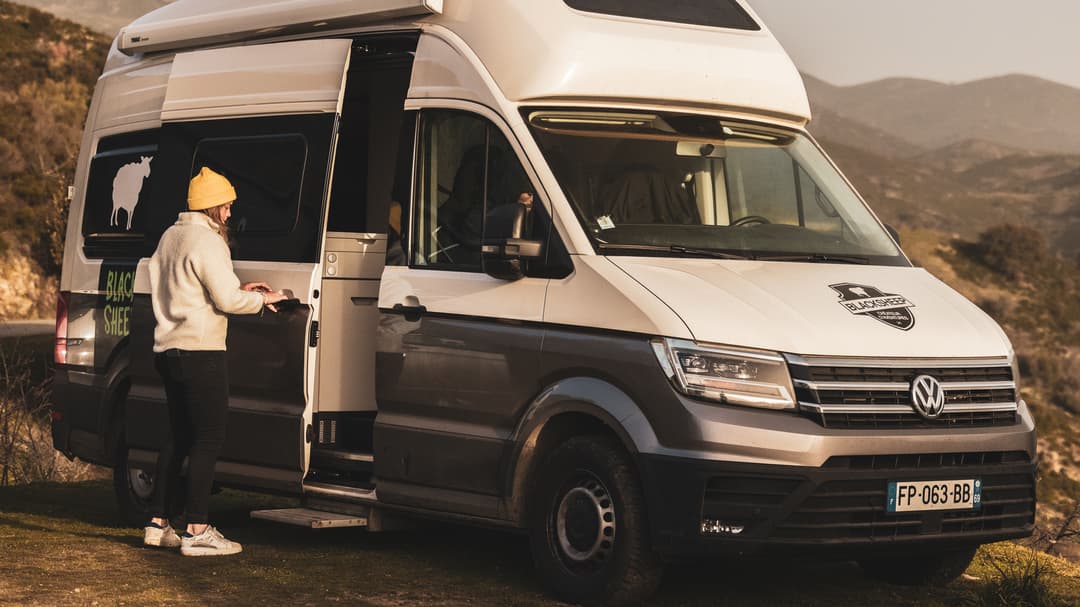 EXPLORER 2+2 – Blacksheep Van (photo 3)