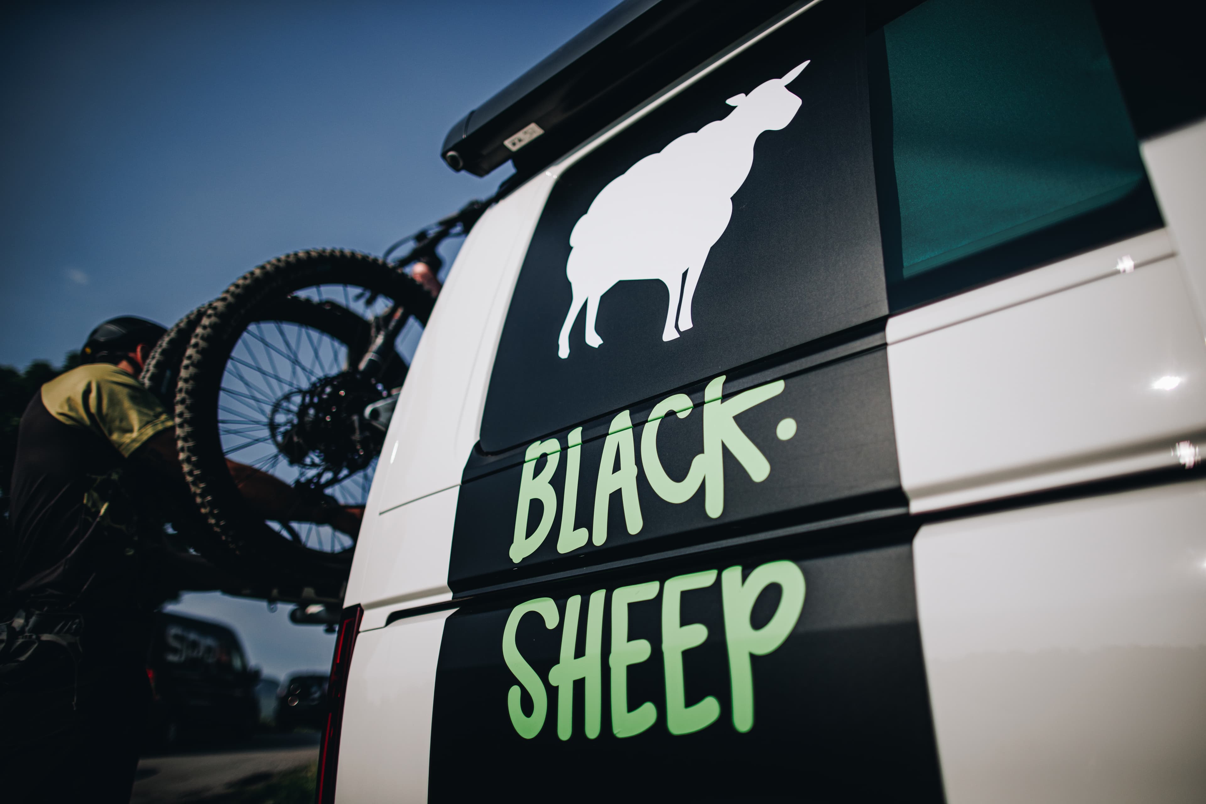 Comment se passe une location d’un van aménagé avec Blacksheep Van ?