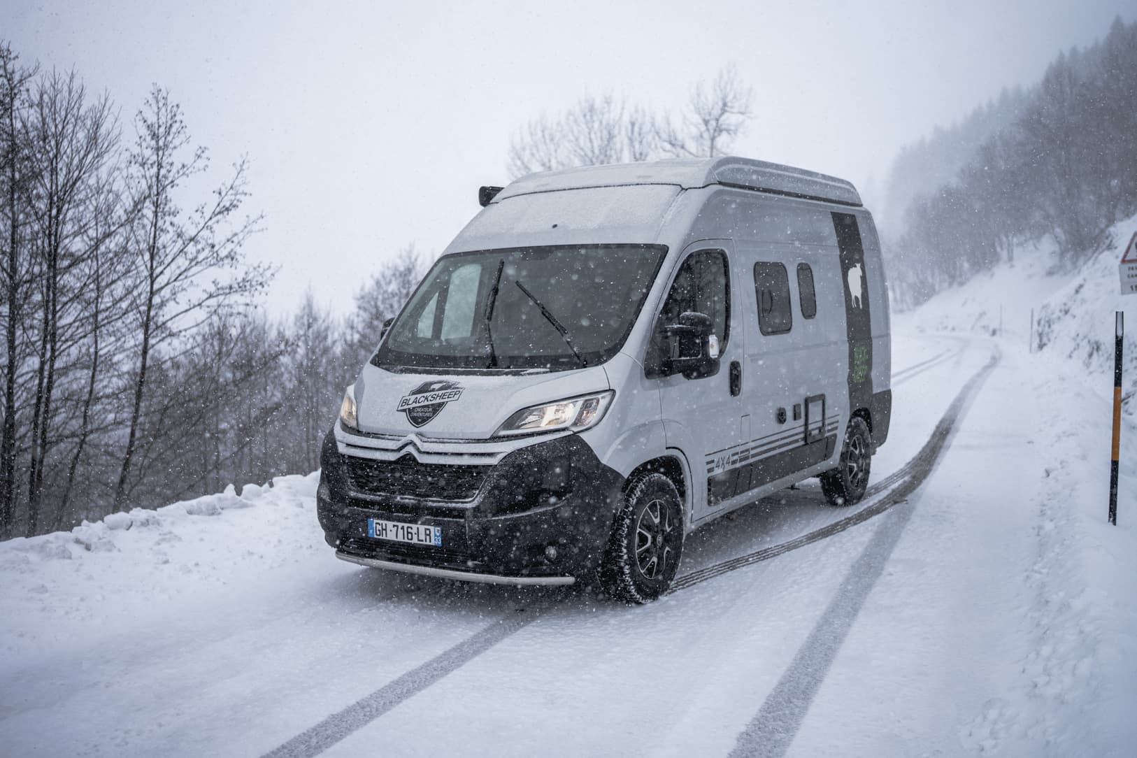EXPLORER 4 WINTER – Blacksheep Van (photo 1)